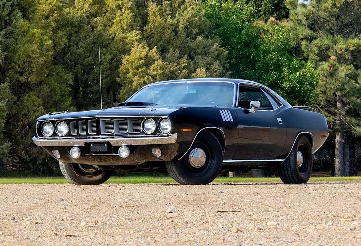 1971 Plymouth ’Cuda 440 Six-Barrel: Rare 4-Speed Heads to Auction