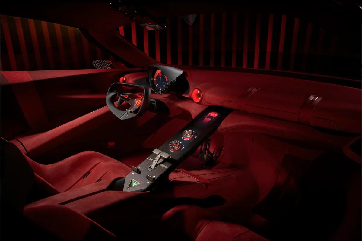 Alfo Romeo Cuorerosso concept interior dark