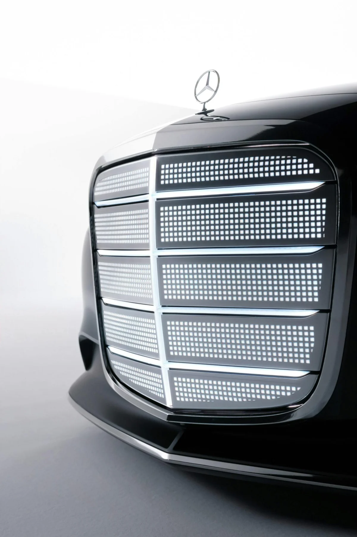 Mercedes-Benz Vision Iconic grille vertical